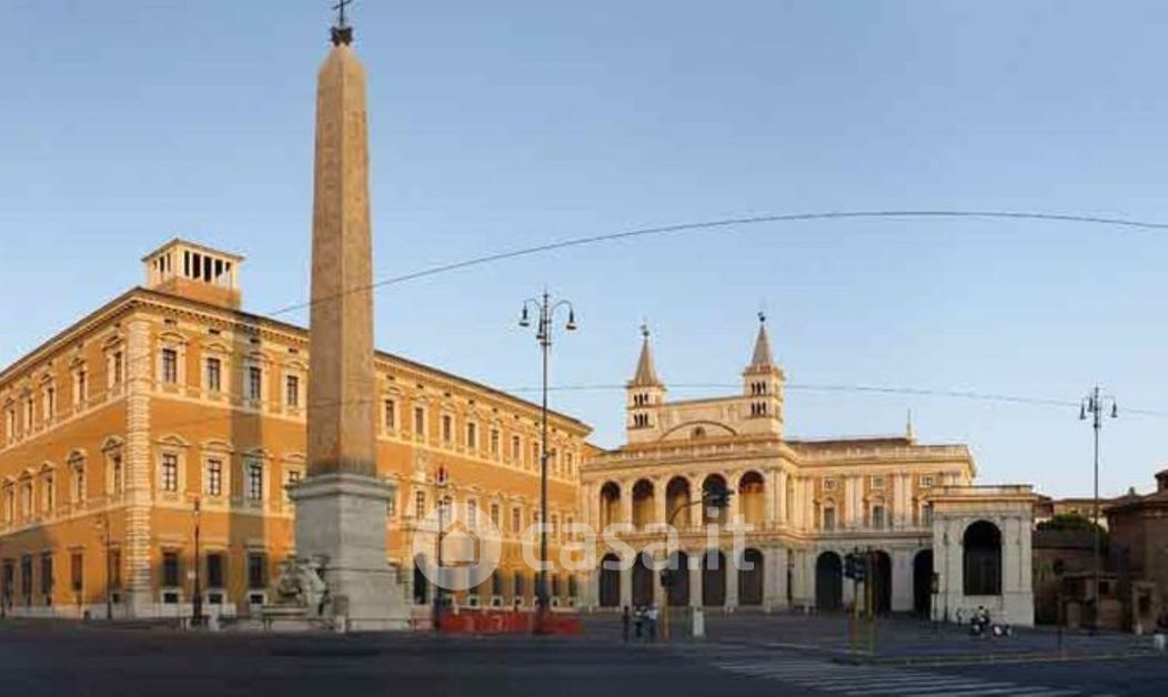 Attività/Licenza (con o senza mura) in Vendita in Piazza San Giovanni In Laterano a Roma