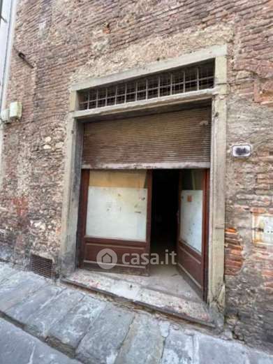 Negozio/Locale commerciale in Vendita in Via Baldo Magini a Prato