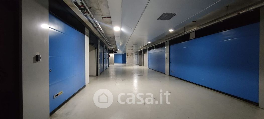 Garage/Posto auto in Affitto in Via Domenico Morelli 75 a Napoli