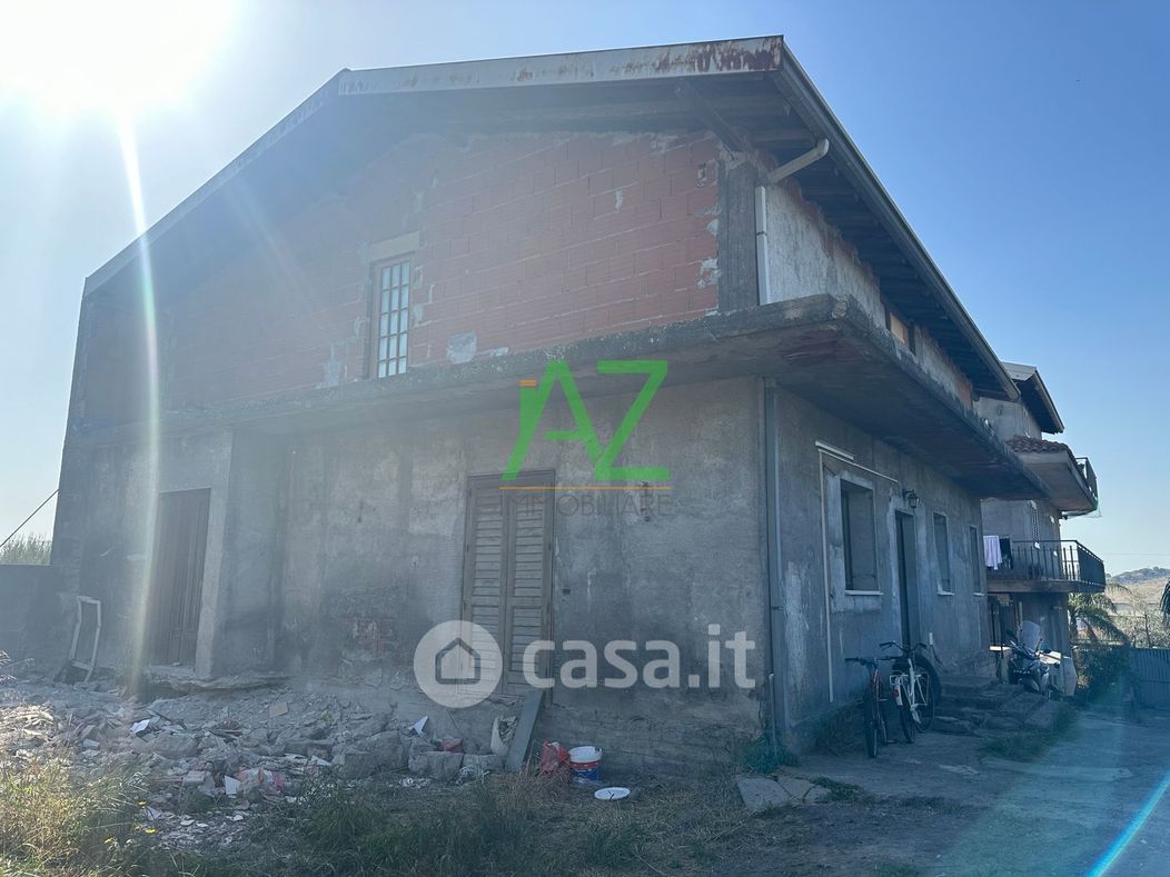 Casa indipendente in Vendita in Via Caduti di Cefalonia 10 a Misterbianco