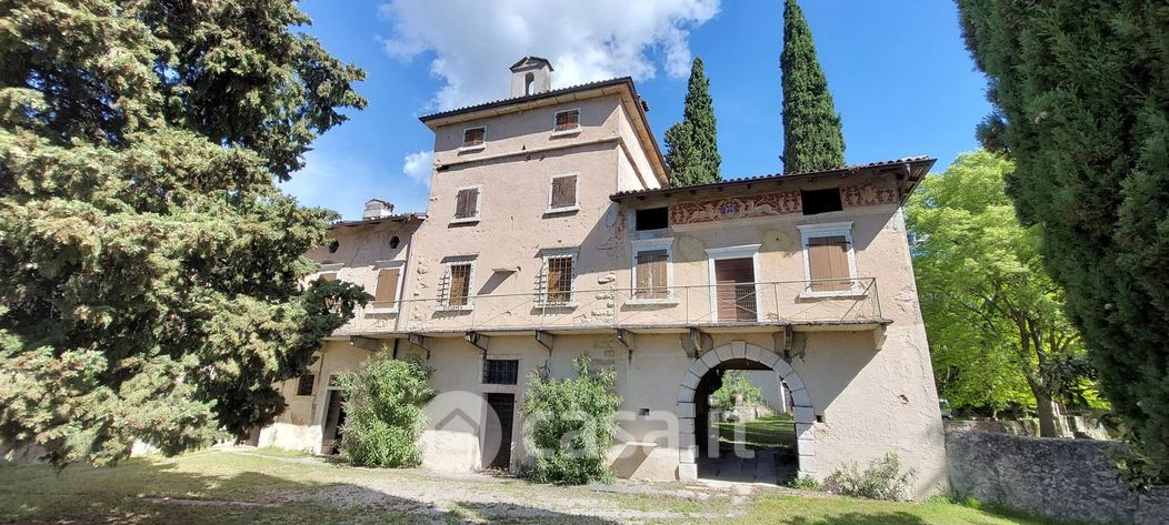 Casa indipendente in Vendita in Via Pazzon Platano a Caprino Veronese