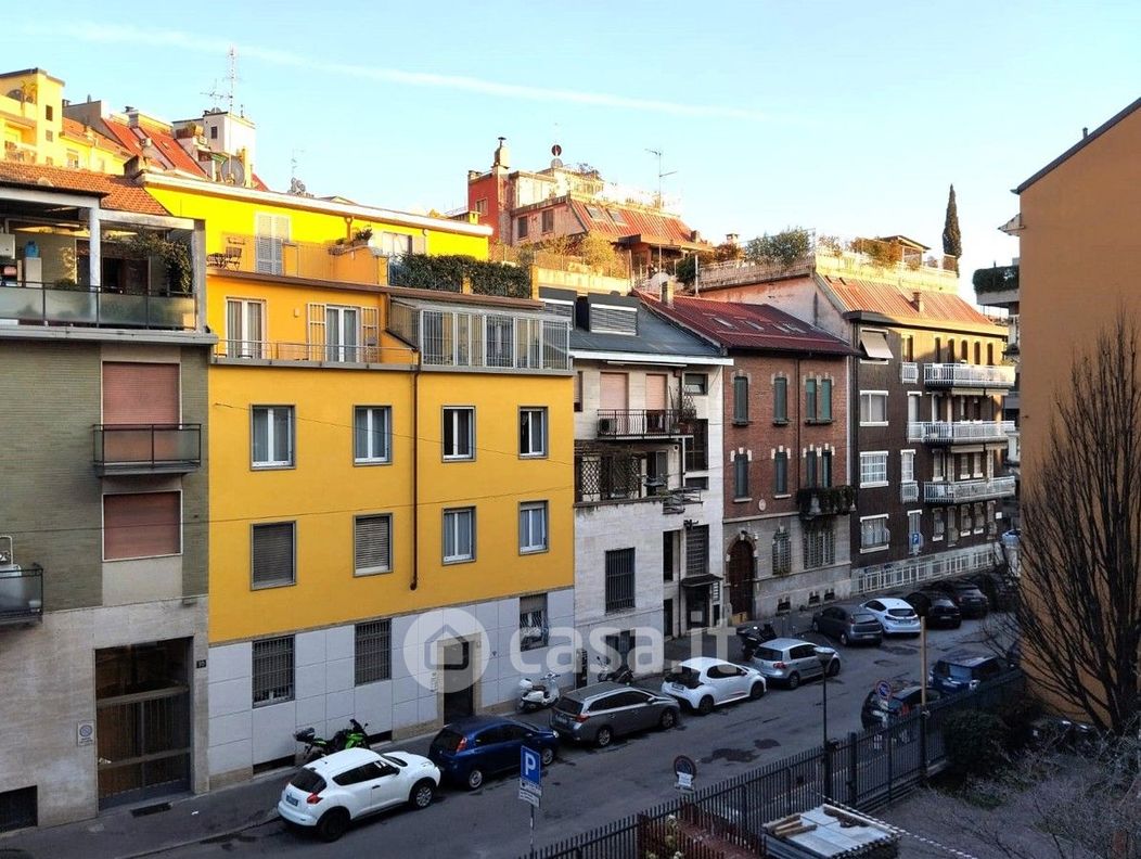 Appartamento in Affitto in Via Farsaglia 5 a Milano