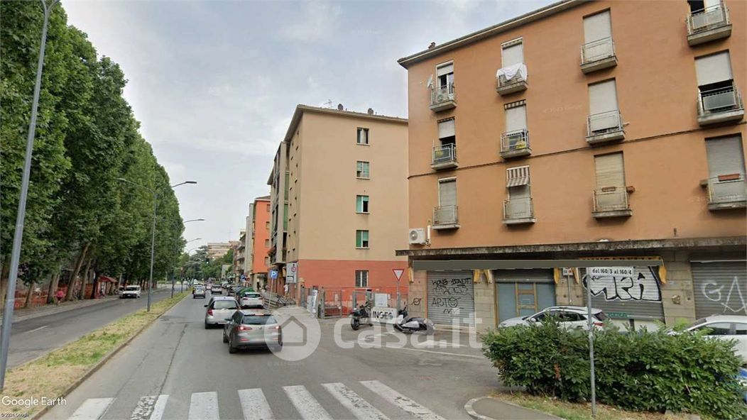 Negozio/Locale commerciale in Vendita in Via San Donato 160 a Bologna