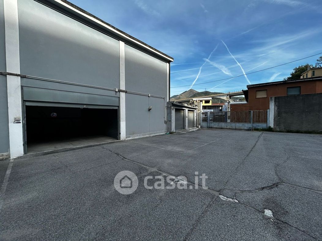 Garage/Posto auto in Vendita in Passo Ruscarolo a Genova