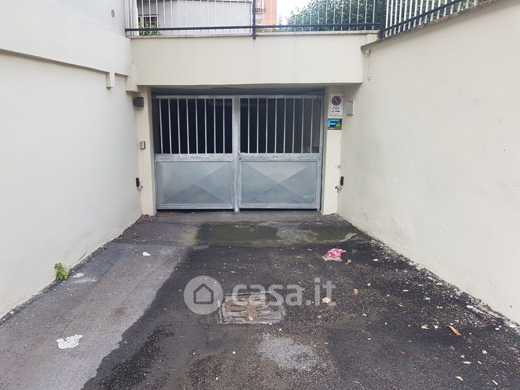 Garage/Posto auto in Vendita in Via del Fontanile Nuovo a Roma