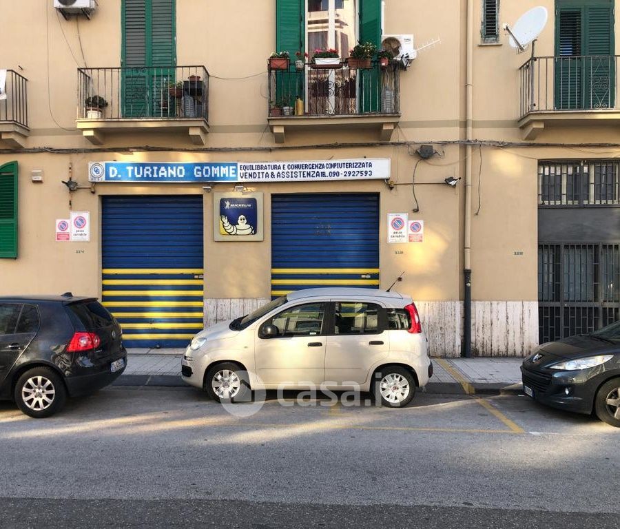 Negozio/Locale commerciale in Vendita in Via Giuseppe La Farina 112 a Messina