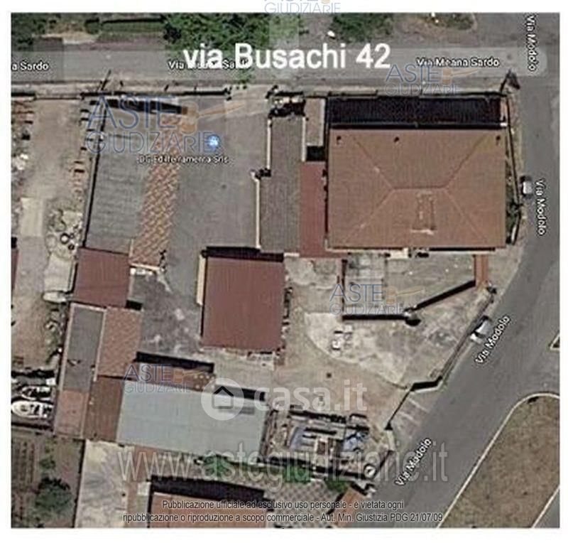 Negozio/Locale commerciale in Vendita in Via Busachi 42 a Roma