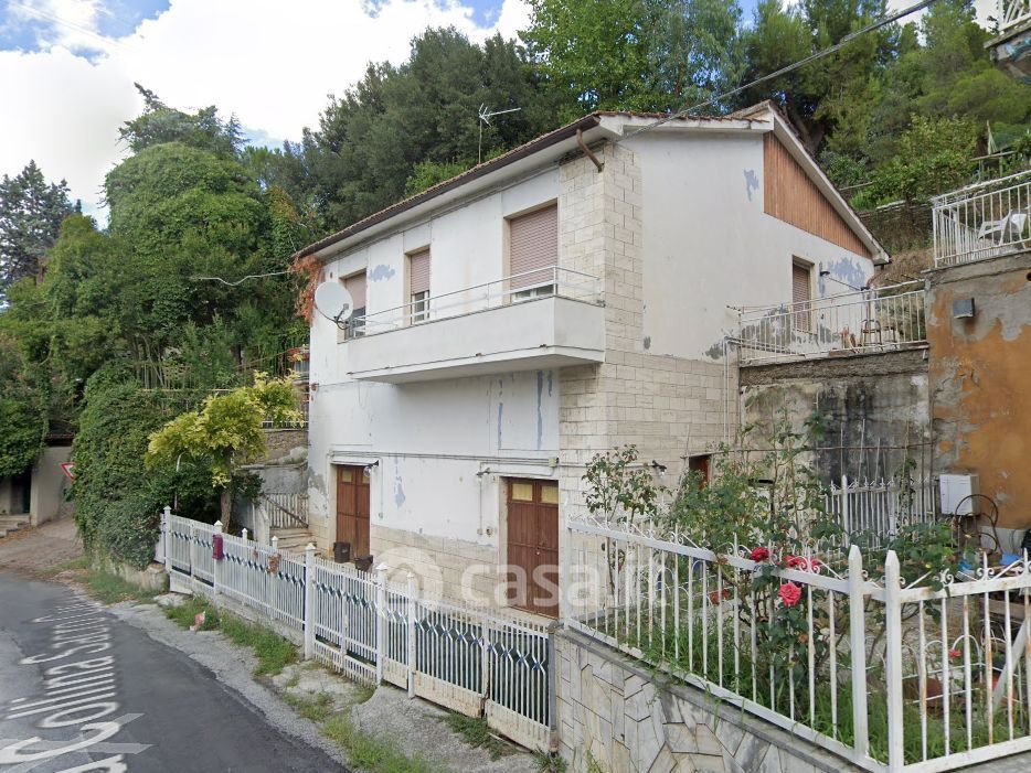 Casa indipendente in Vendita in Via Collina Sacro Cuore 2 a Ascoli Piceno