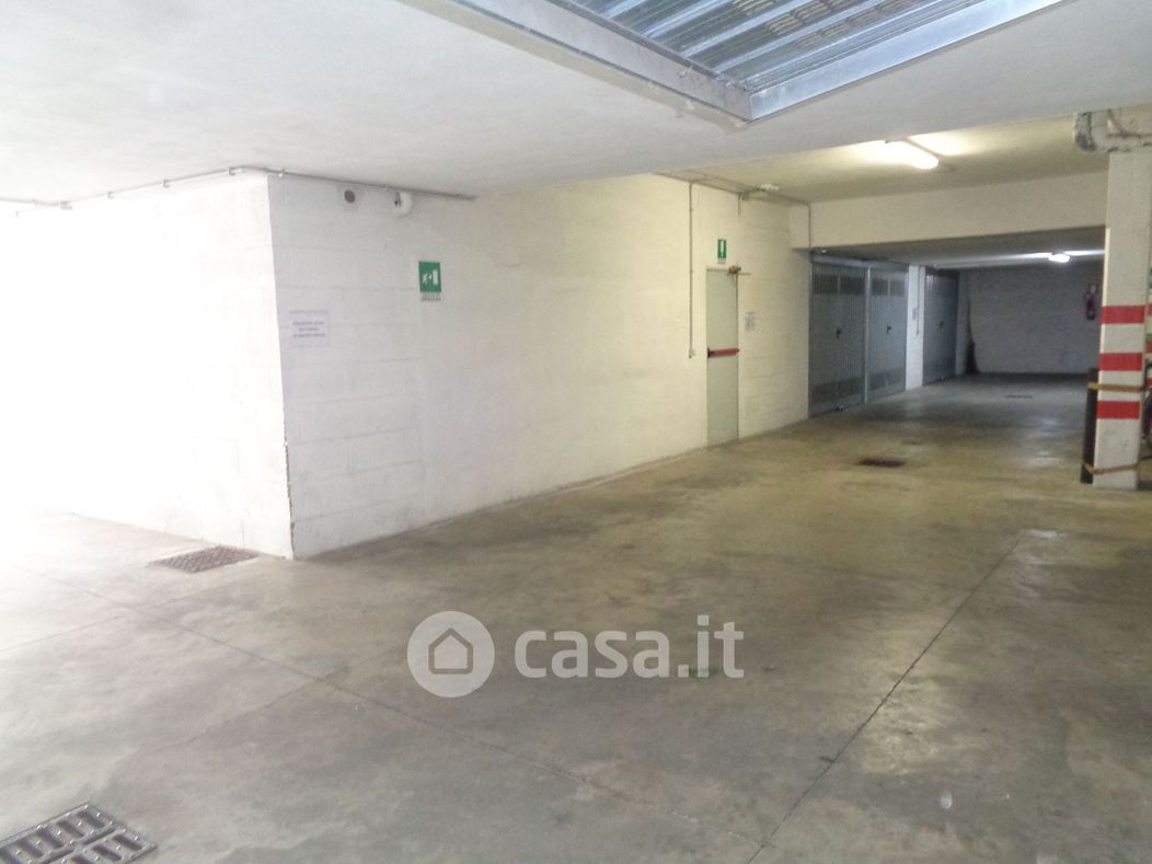 Garage/Posto auto in Affitto in Via di Bravetta a Roma