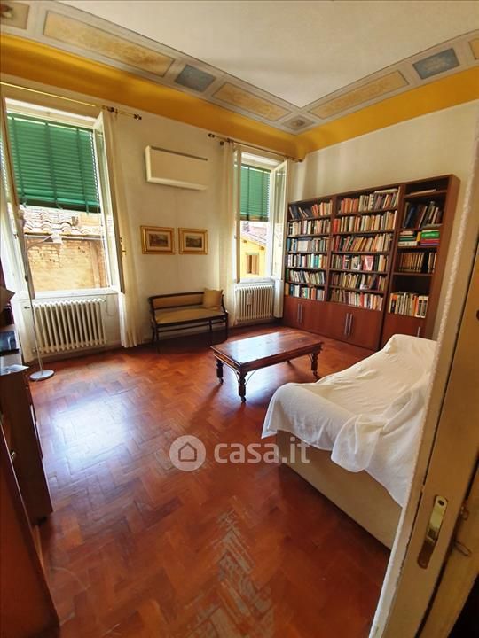 Appartamento in Vendita in Via San Martino 4 a Siena