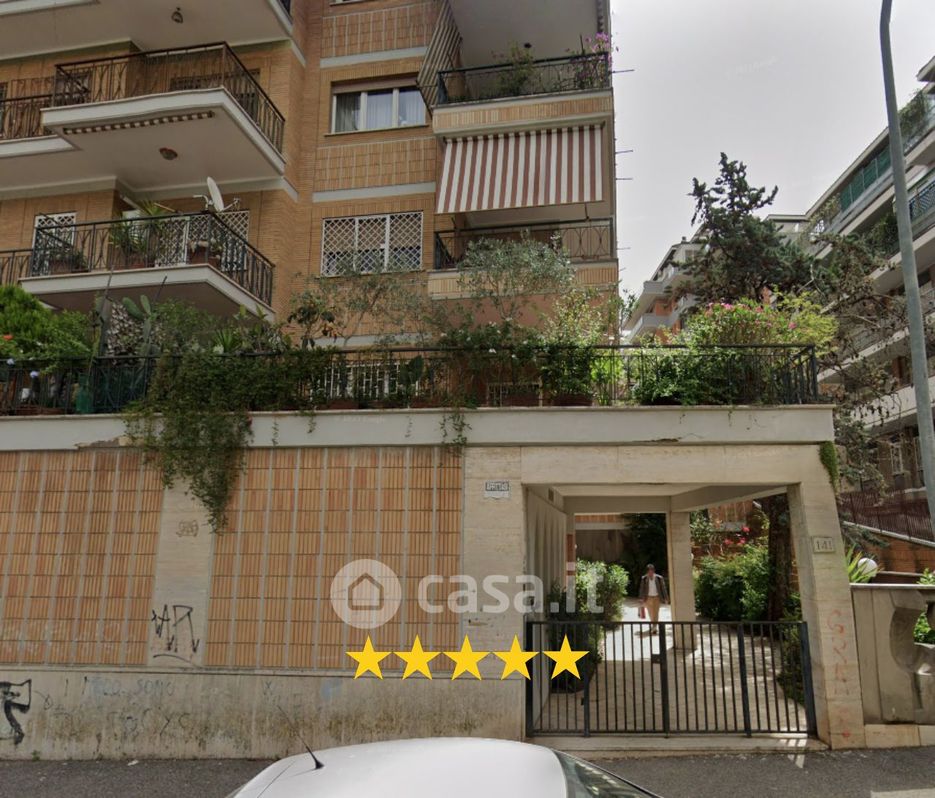 Appartamento in Vendita in Via San Godenzo a Roma