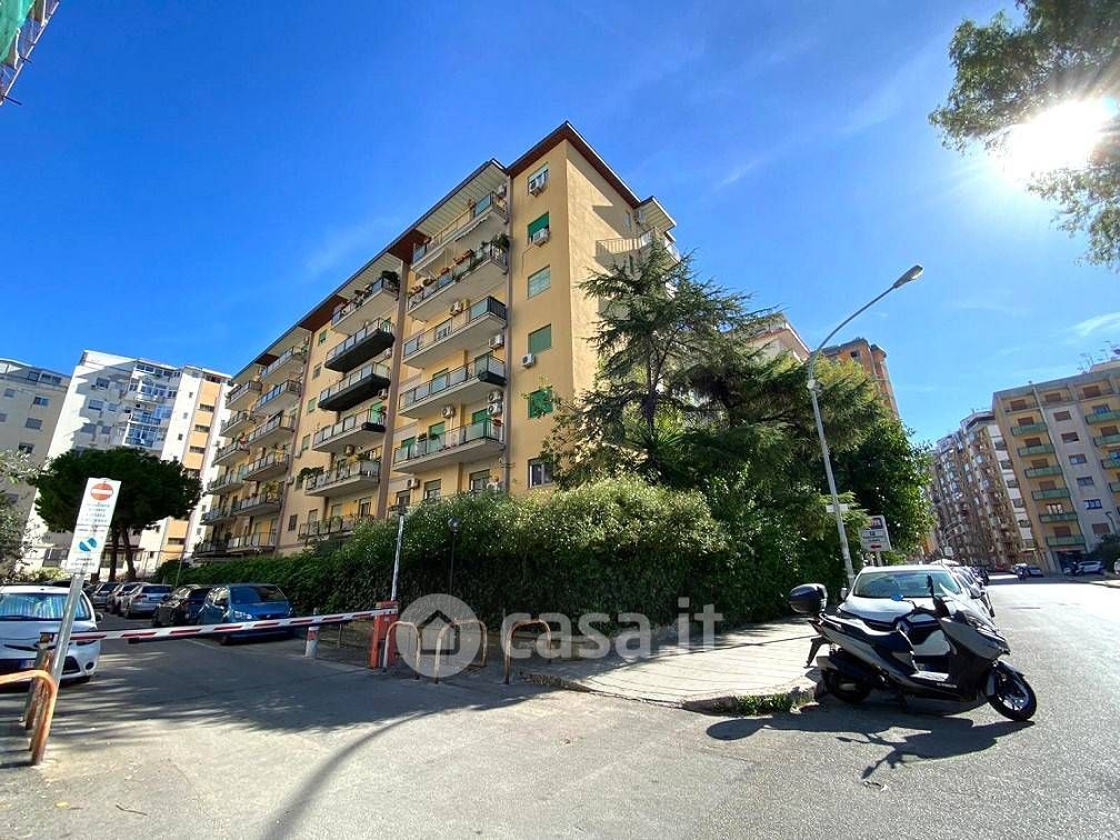 Appartamento in Vendita in Via Placido Mandanici 14 a Palermo