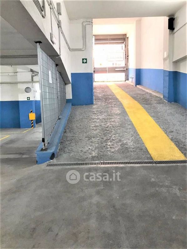 Garage/Posto auto in Vendita in Via Pompei a Roma