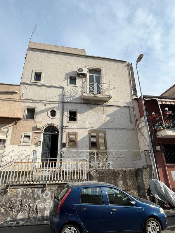 Appartamento in Vendita in Via Timoleone 144 a Catania