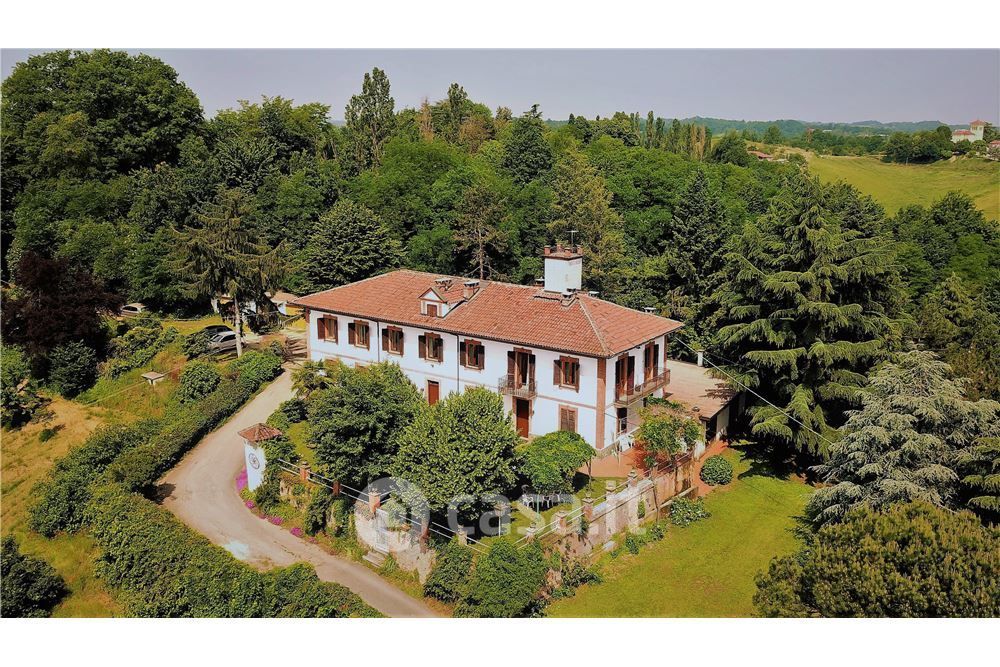 Villa in Vendita in Via Fratelli Cervi 43 a Asti