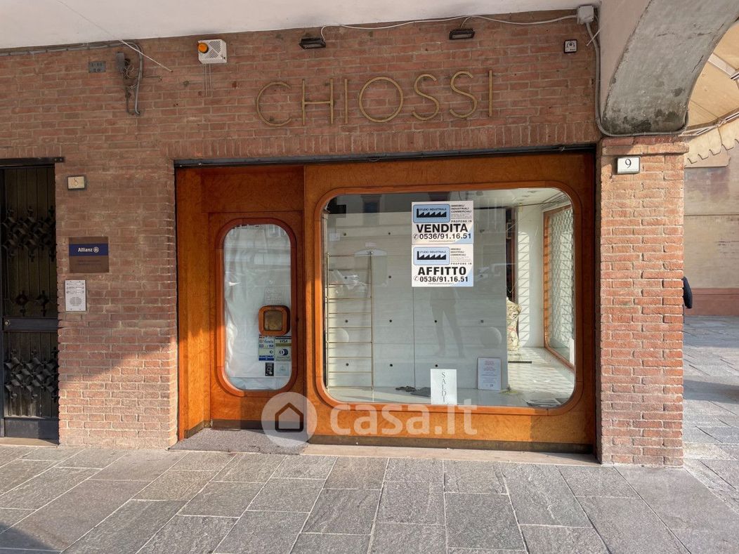 Negozio/Locale commerciale in Affitto in a Sassuolo