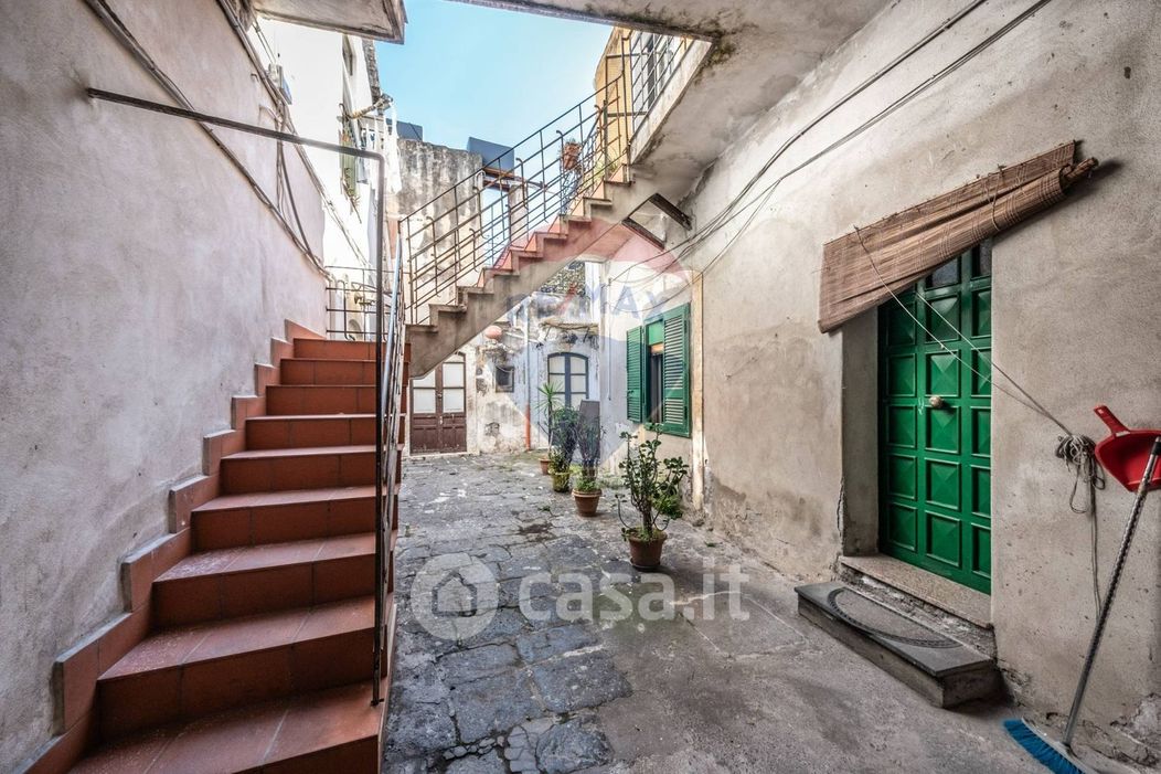 Casa Bi/Trifamiliare in Vendita in Via Acquedotto Greco 12 a Catania