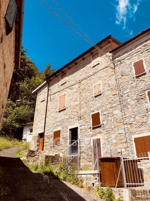 Rustico/Casale in Vendita in Via Vigolone 17 a Calestano