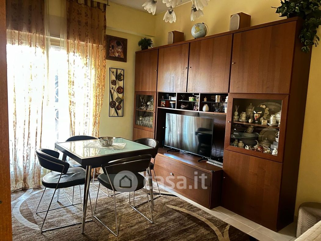 Appartamento in Vendita in Via Sestio Menas 120 a Roma