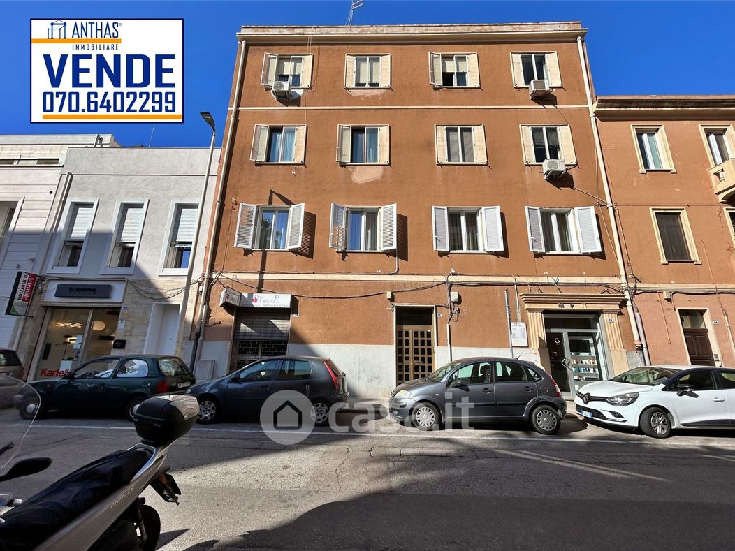 Appartamento in Vendita in Via Leonardo Alagon 20 a Cagliari