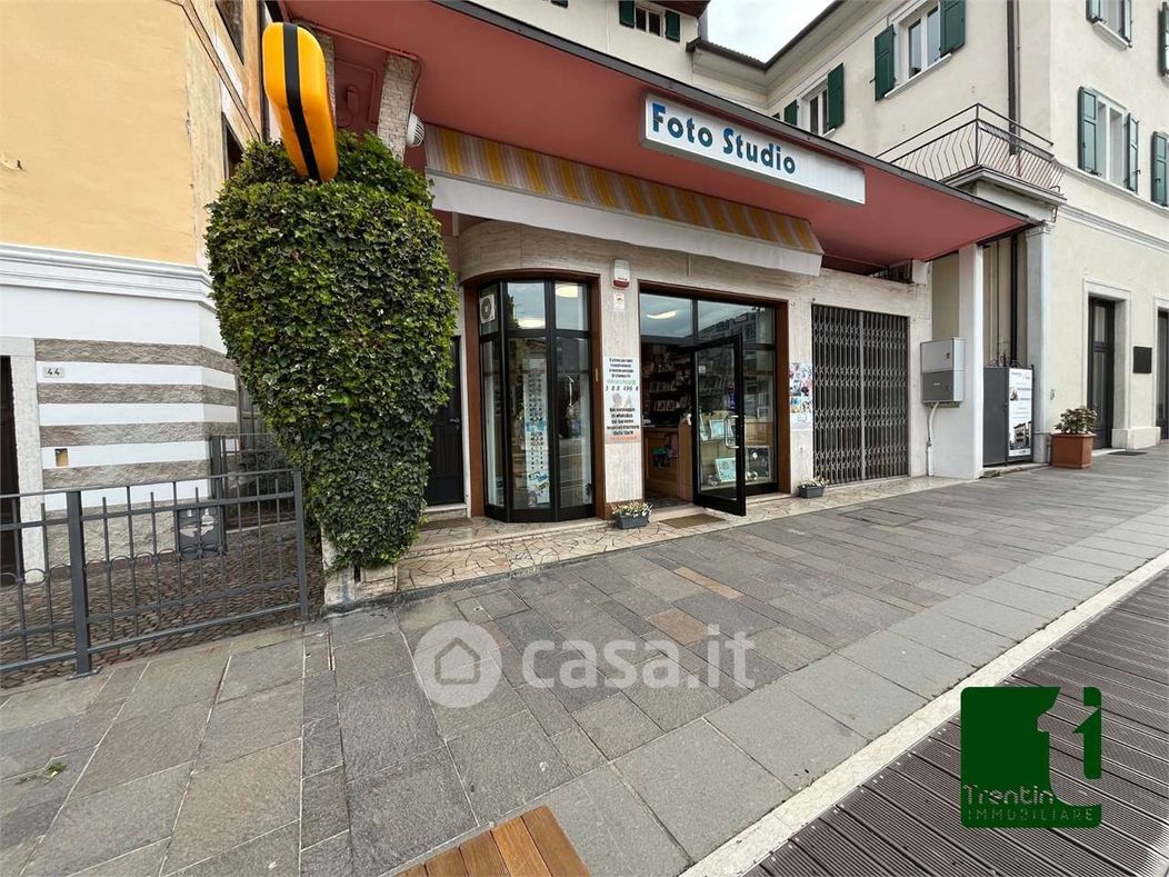 Negozio/Locale commerciale in Affitto in Via Dante Alighieri a Levico Terme