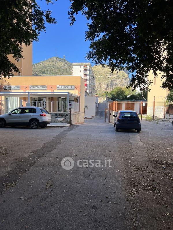 Garage/Posto auto in Vendita in Via Giorgio D'Antiochia 10 a Palermo