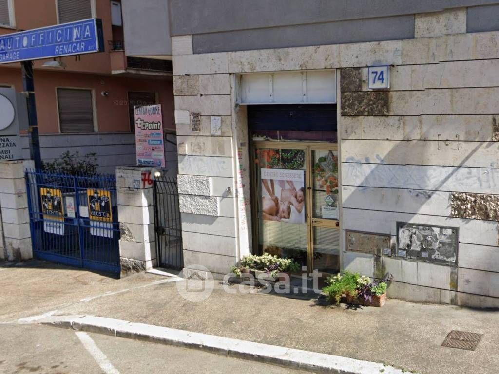 Negozio/Locale commerciale in Vendita in Via Livorno 74 a Roma