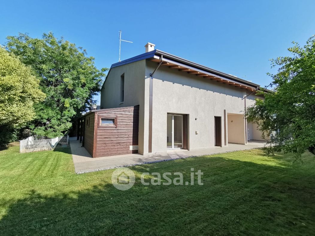 Casa Bi/Trifamiliare in Vendita in Via San Pellico a Cerea