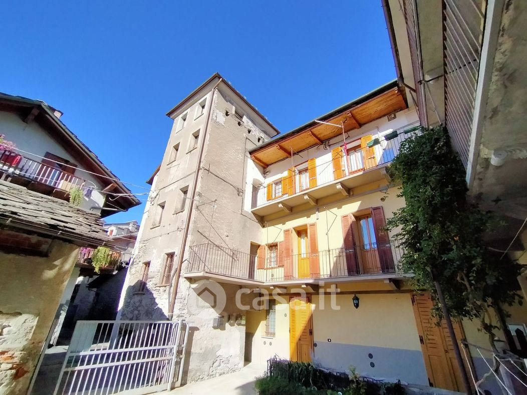Appartamento in Vendita in Via Sant'Anselmo 44 /a a Aosta