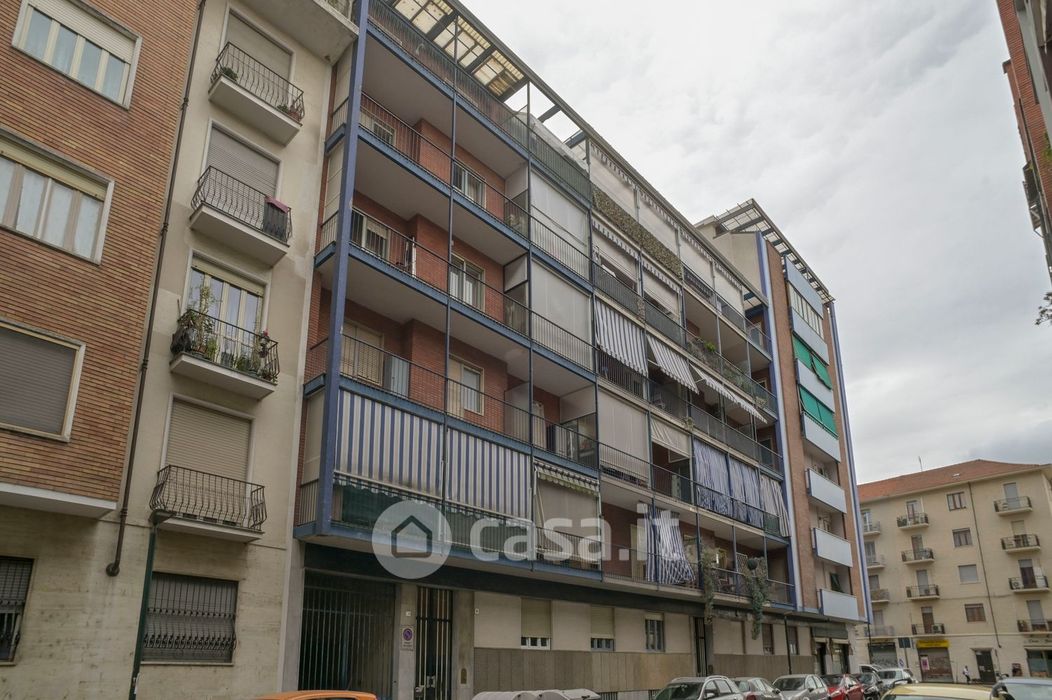 Appartamento in Vendita in Via Traversella 4 a Torino