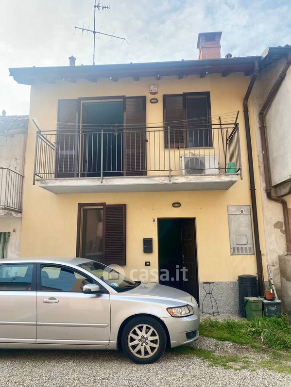 Appartamento in Vendita in Via Gottardo Delfinoni a Casorate Primo