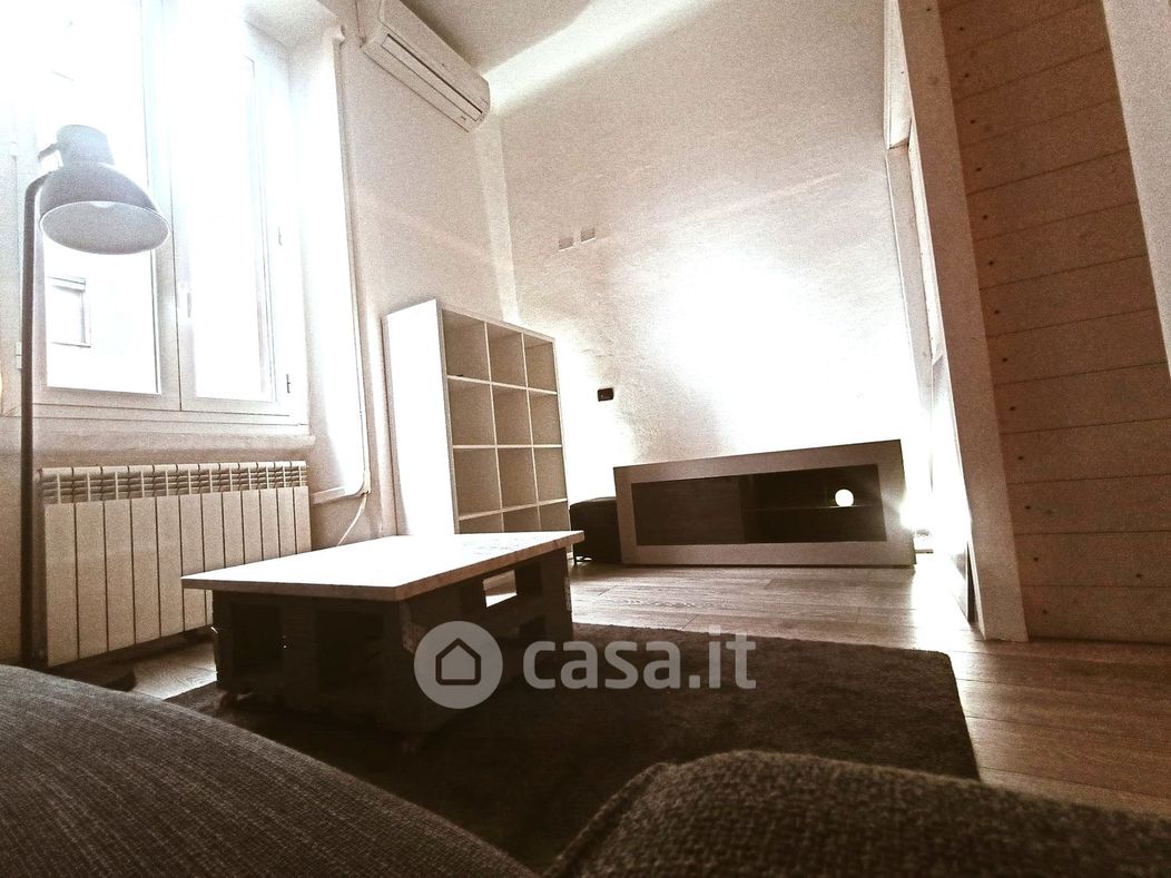 Appartamento in Affitto in Via Giulio Carcano 4 a Milano