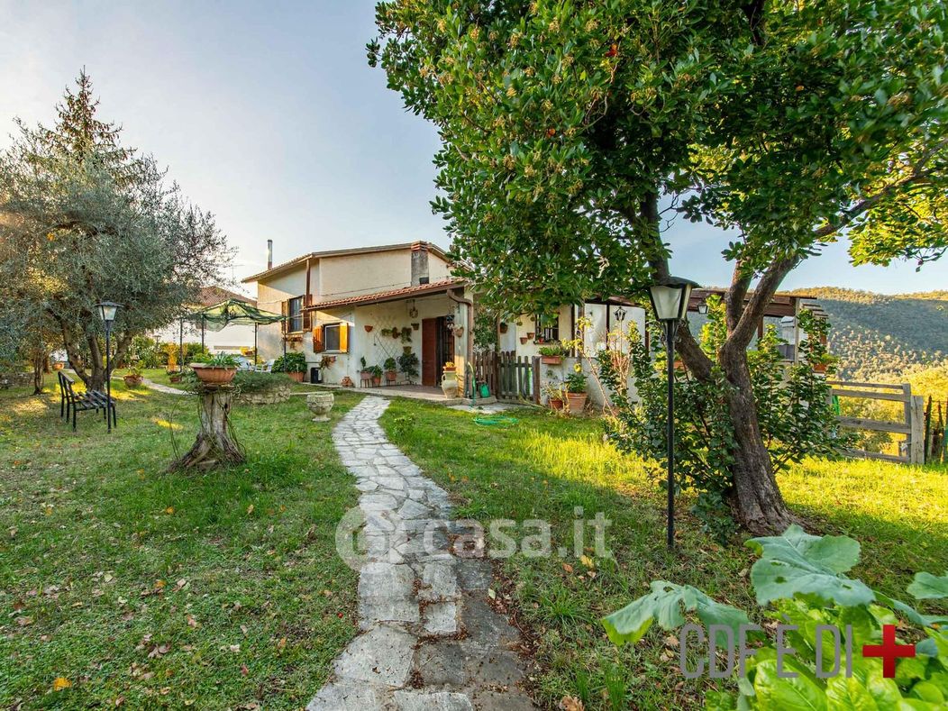 Villa in Vendita in Via capofarfa a Poggio San Lorenzo