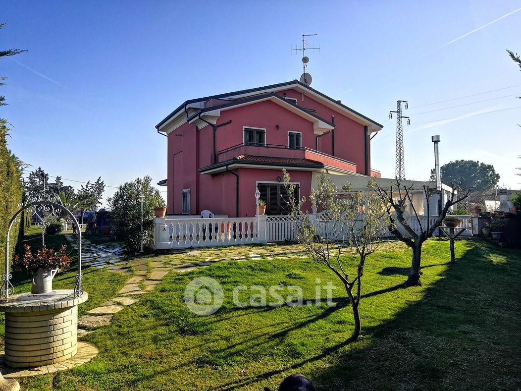 Casa Bi/Trifamiliare in Vendita in Via Tolemaide a Rimini