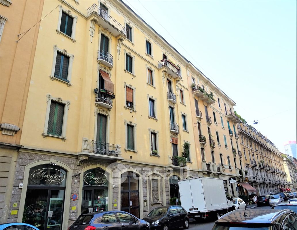 Appartamento in Affitto in Via Lodovico Castelvetro a Milano