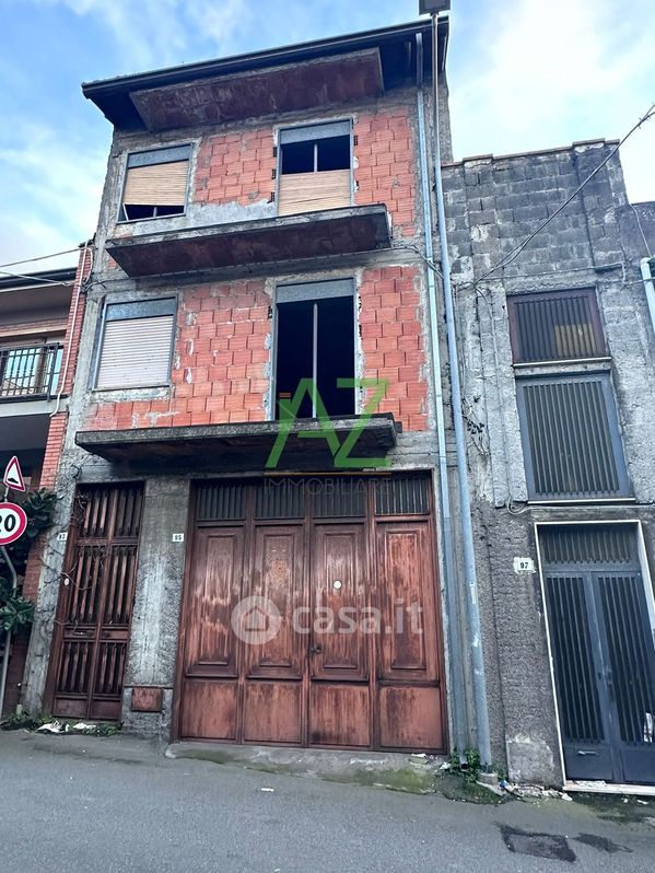 Casa Bi/Trifamiliare in Vendita in Via VII Traversa 93 a Belpasso