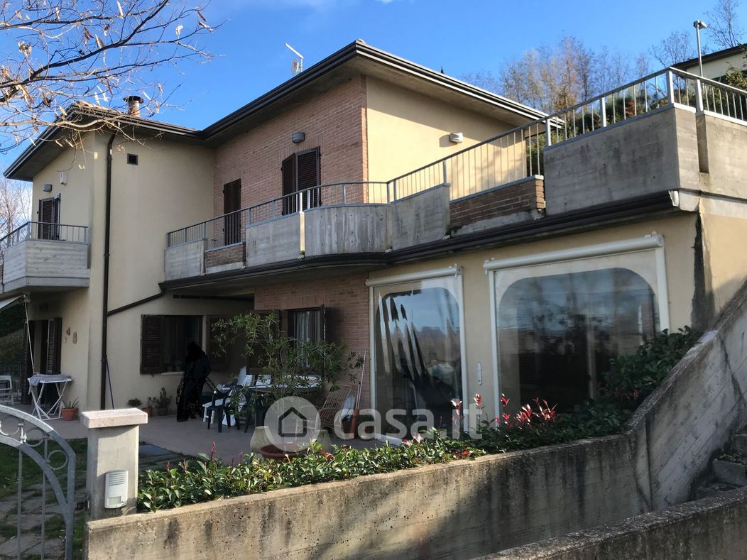 Villa in Vendita in Cavallino a Urbino