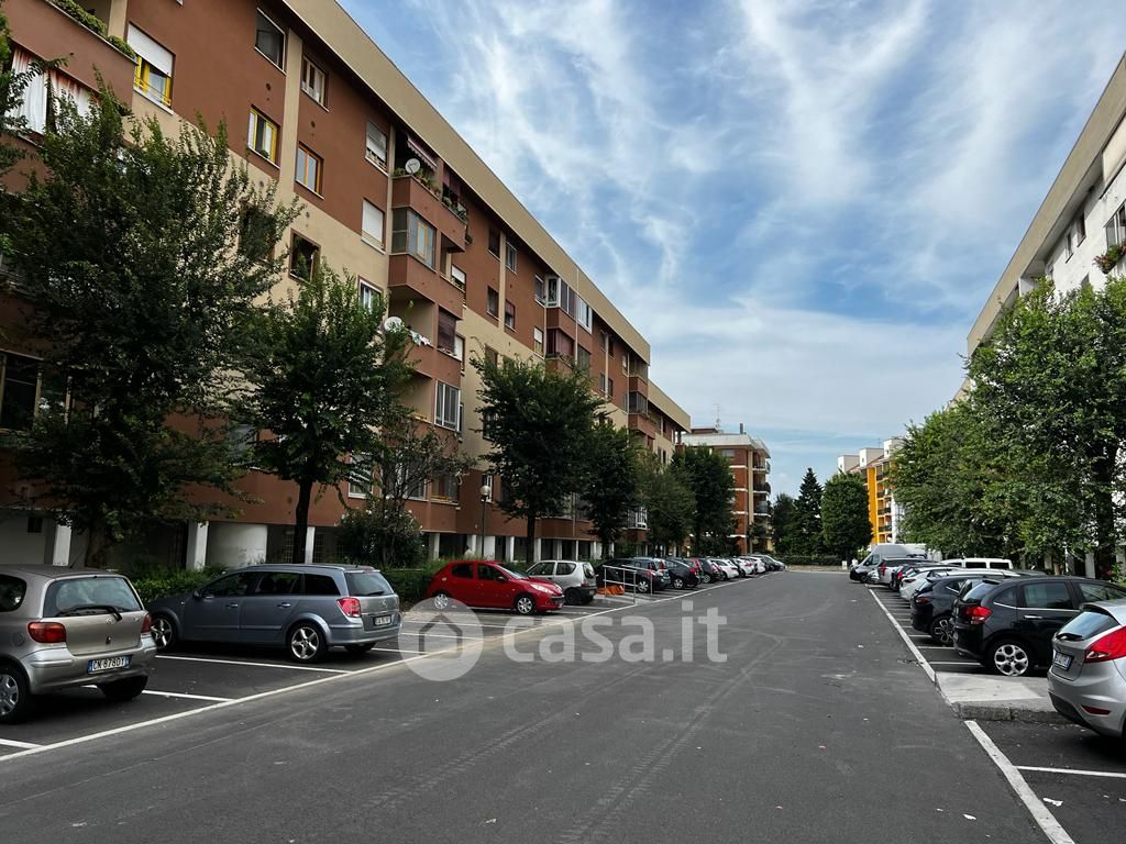 Appartamento in Vendita in Via Giacinto Menotti Serrati a Milano