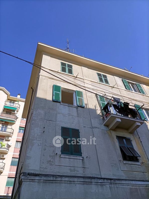 Appartamento in Vendita in Via Monte Sei Busi 11 a Genova