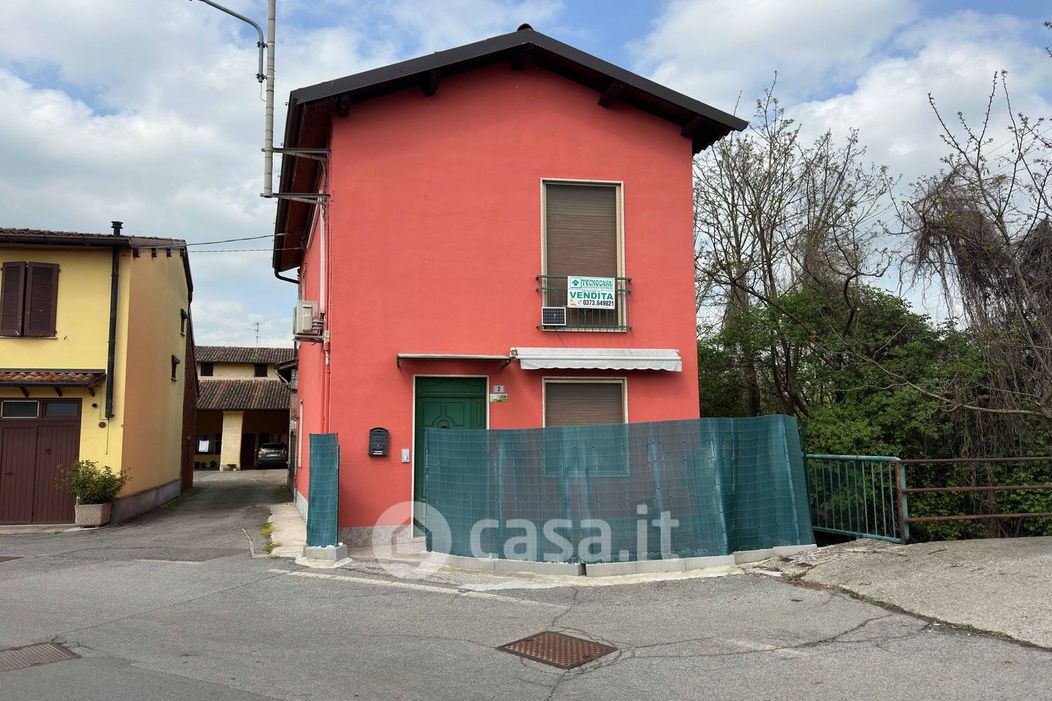 Casa indipendente in Vendita in Via Trento 2 a Monte Cremasco