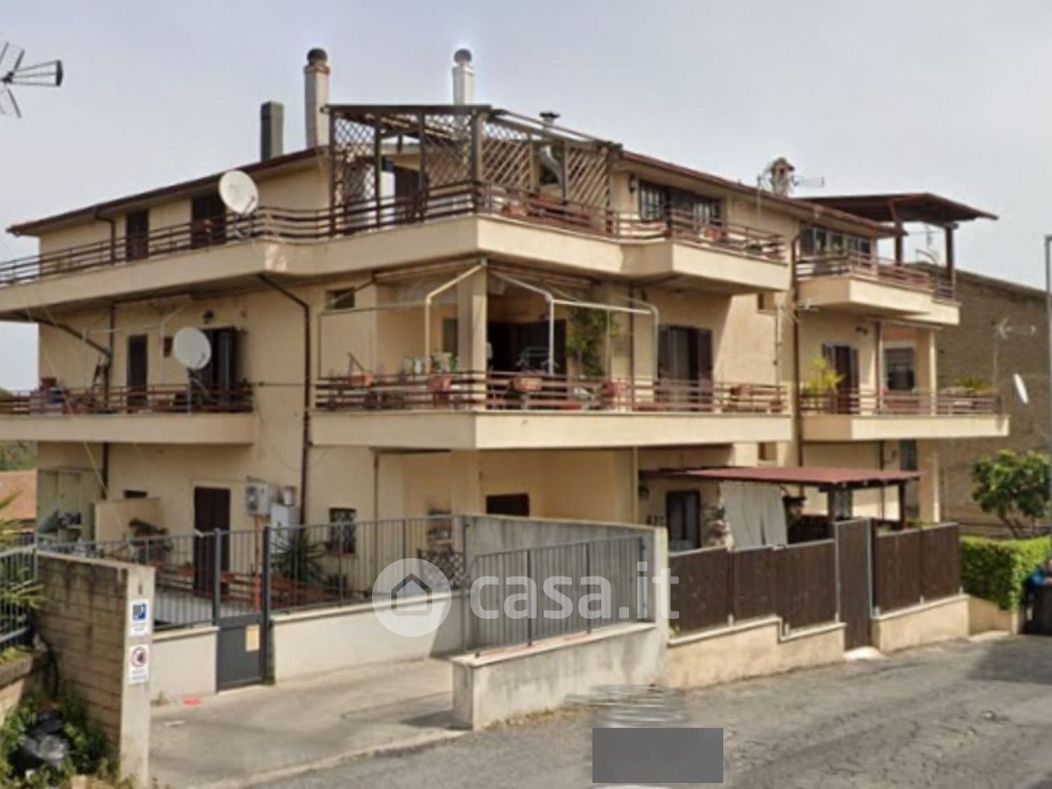 Appartamento in Vendita in Via Borgarello 39 a Roma
