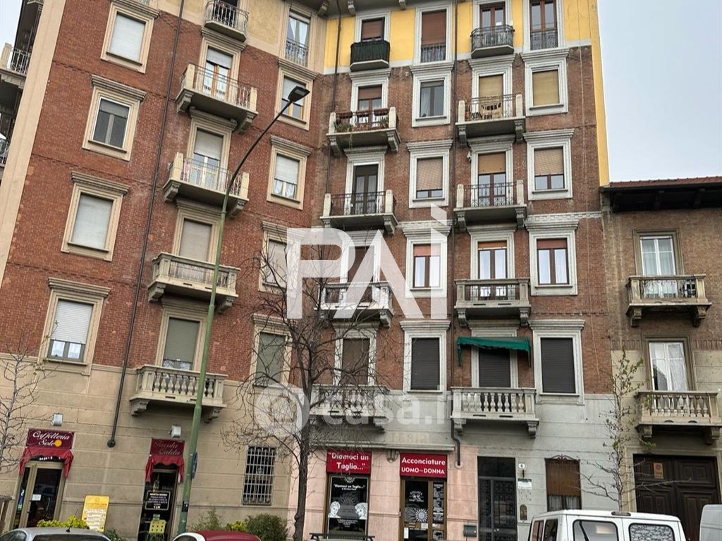 Appartamento in Vendita in Piazza Carlo Giacomini a Torino