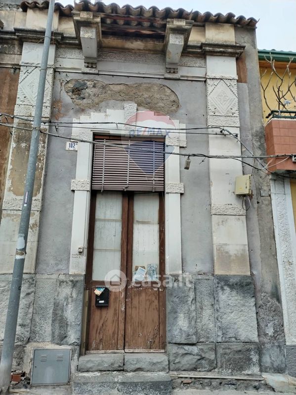 Casa indipendente in Vendita in Via Wrzì 102 a Catania