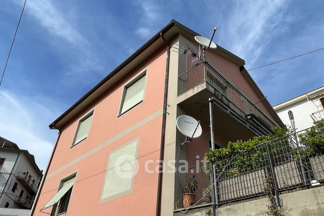 Appartamento in Vendita in Via Luigi Aragone a La Spezia