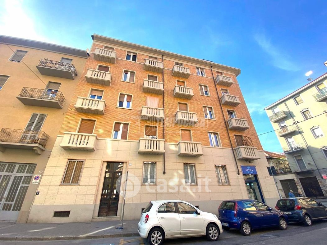 Appartamento in Vendita in Via Carisio 23 a Torino