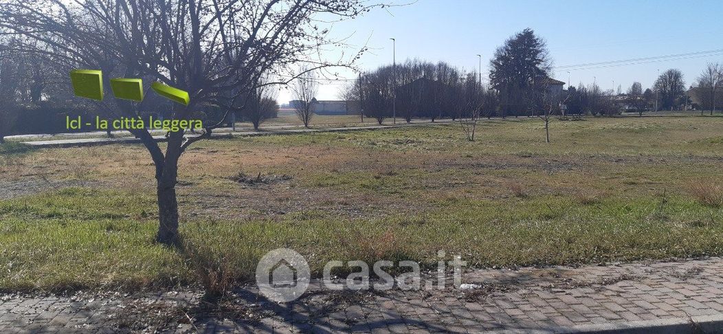 Terreno edificabile in Vendita in Strada Ronchi a Fontevivo