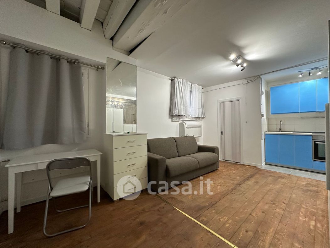 Appartamento in Affitto in Calle de la Testa a Venezia