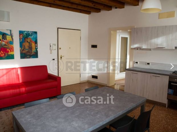 Appartamento in Affitto in Contrada Valmerlara a Vicenza