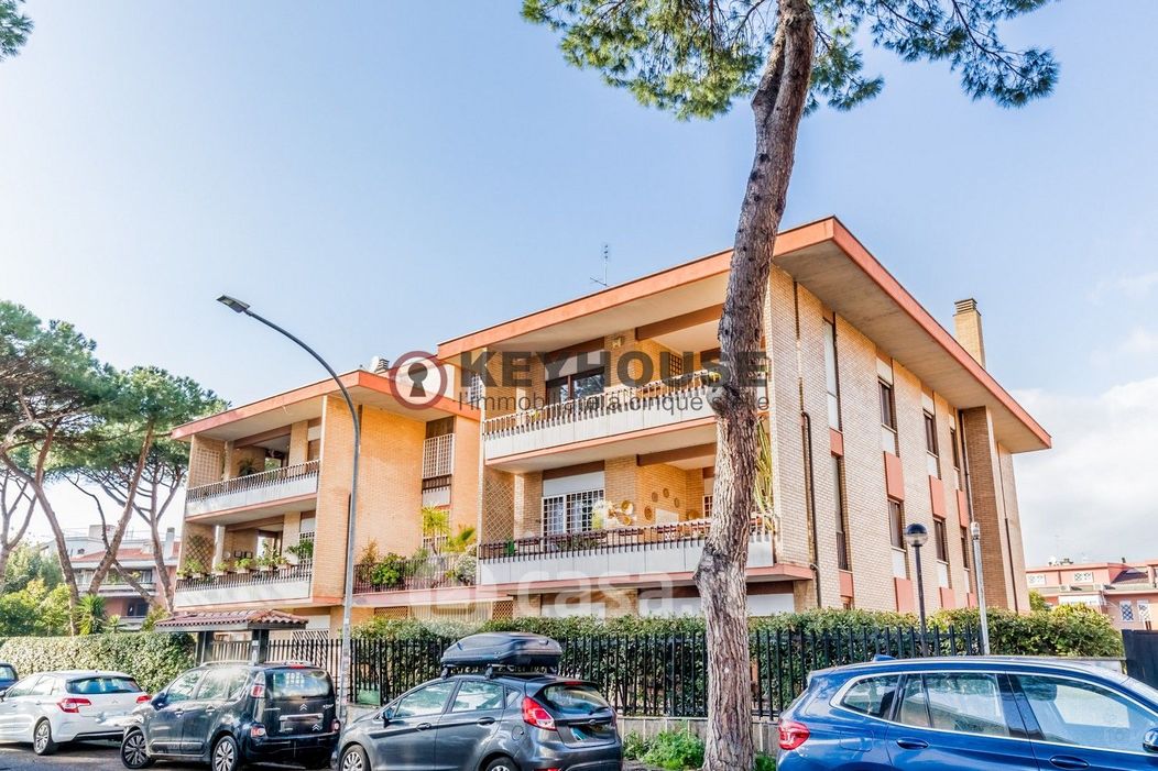 Appartamento in Vendita in Via Antonio Schivardi a Roma