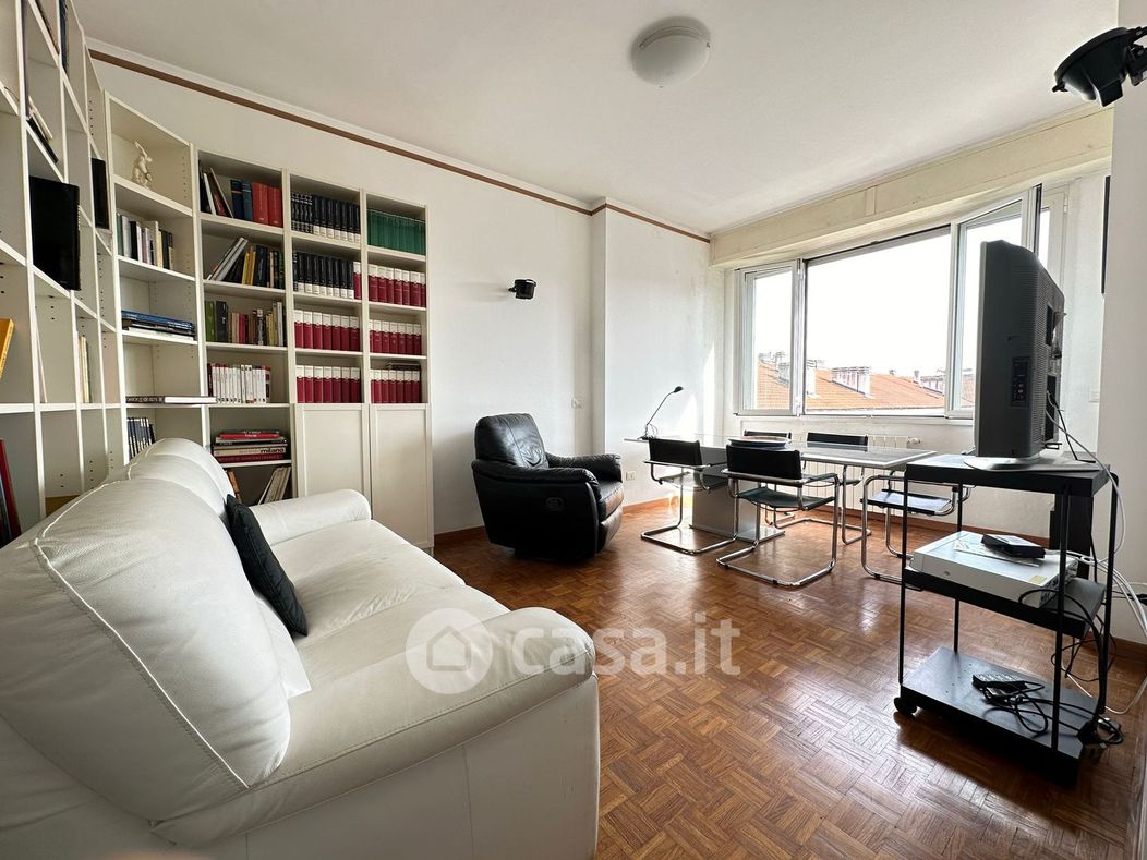Appartamento in Affitto in Via Giulio Bechi 7 a Milano